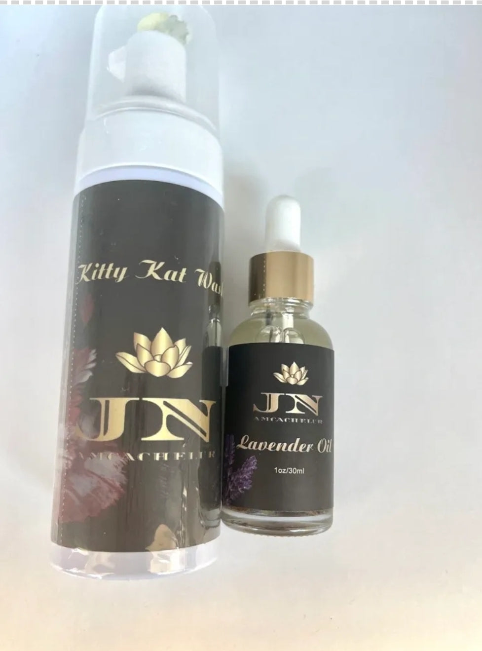 Yoni sets kitty kat Wash and Lavender oil.